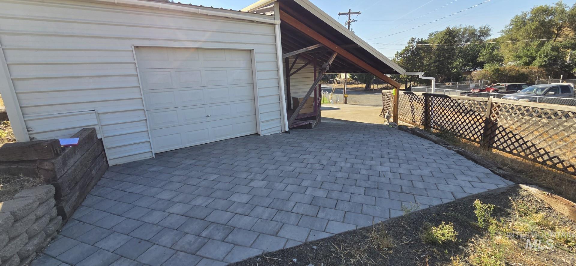 1902 Arlington Street Pomeroy, WA 99347 - Photo 9 of 27 View of garage