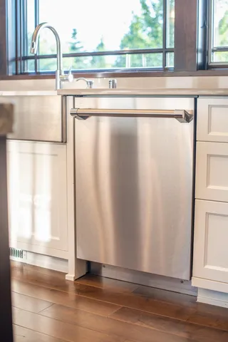 $3,250,000 | 3776 Woodland Cove Parkway, Minnetrista, MN 55331