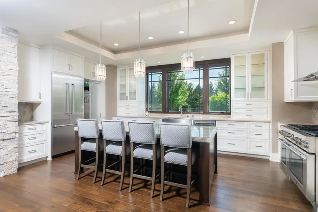 $3,250,000 | 3776 Woodland Cove Parkway, Minnetrista, MN 55331