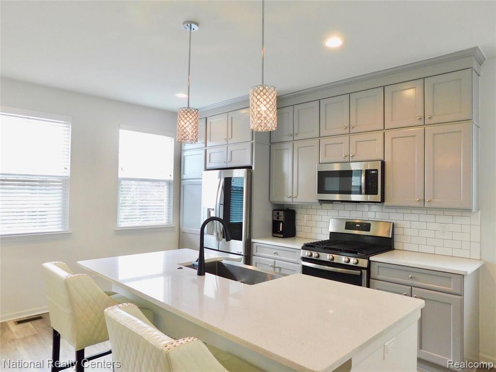 2500 Normandy Road, Unit 6 Royal Oak, MI 48073 - Photo 10 of 42