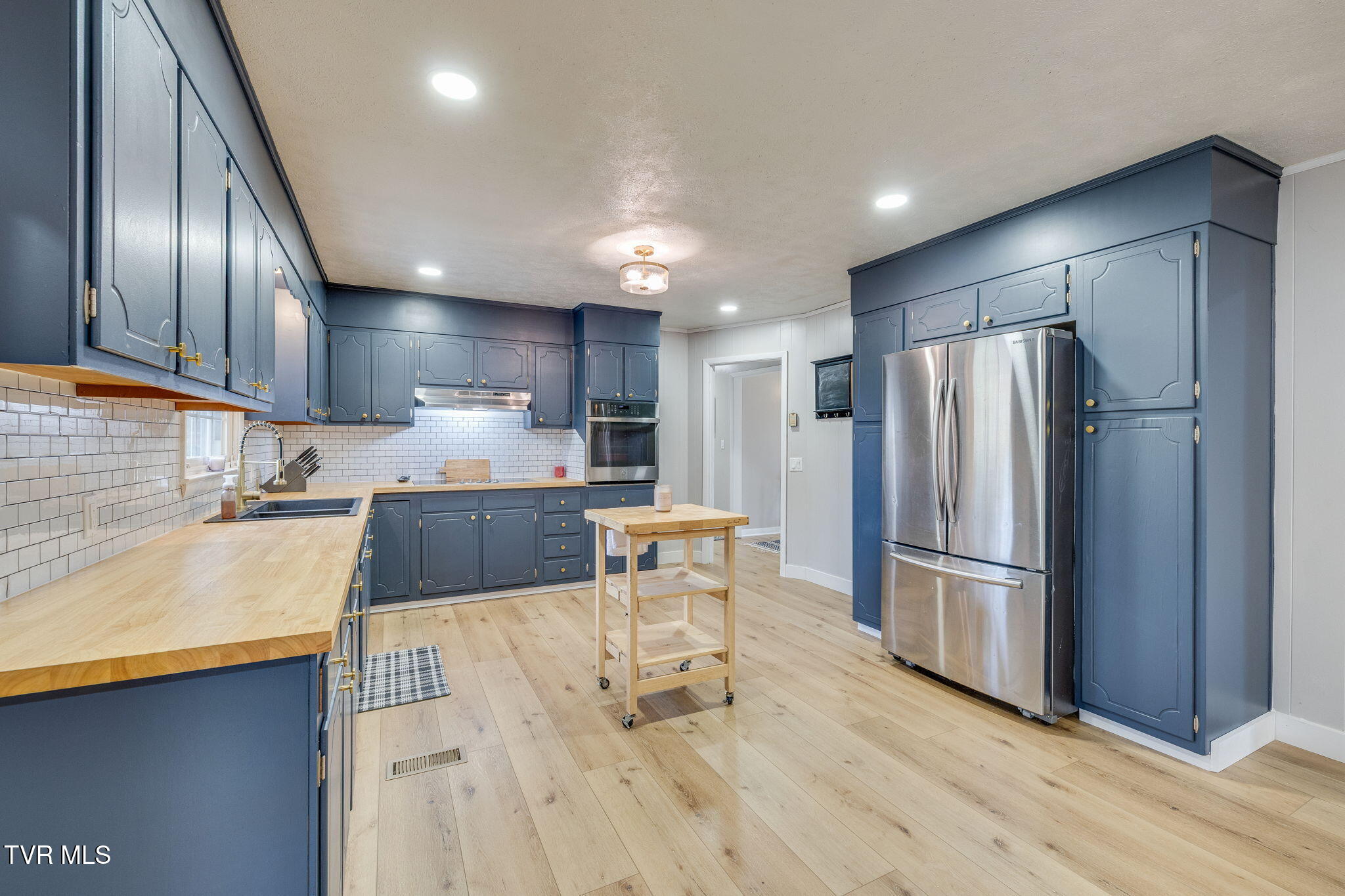 5404 Memorial Boulevard Kingsport, TN 37664 - Photo 12 of 37 012