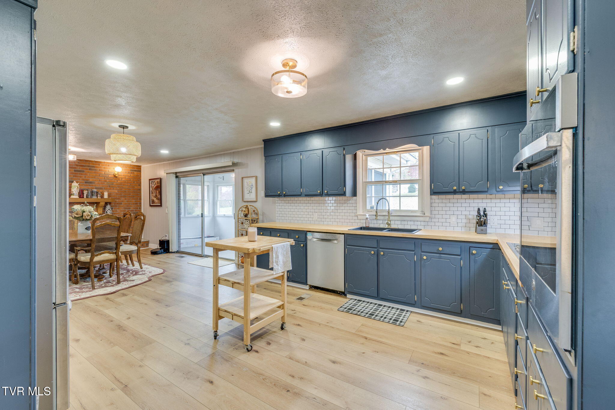 5404 Memorial Boulevard Kingsport, TN 37664 - Photo 14 of 37 014