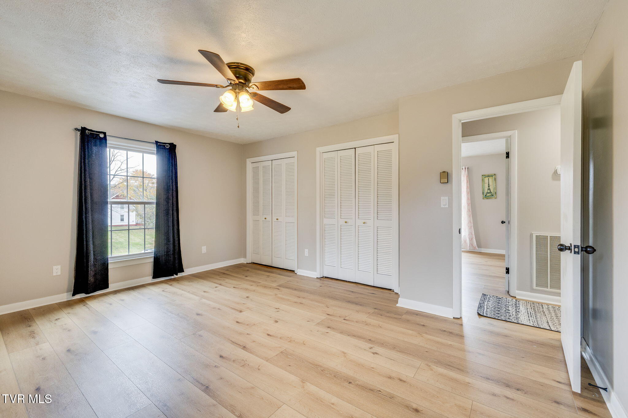 5404 Memorial Boulevard Kingsport, TN 37664 - Photo 16 of 37 016