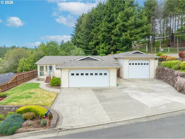 $445,000 | 1710 Kristi Loop, Lakeside, OR 97449
