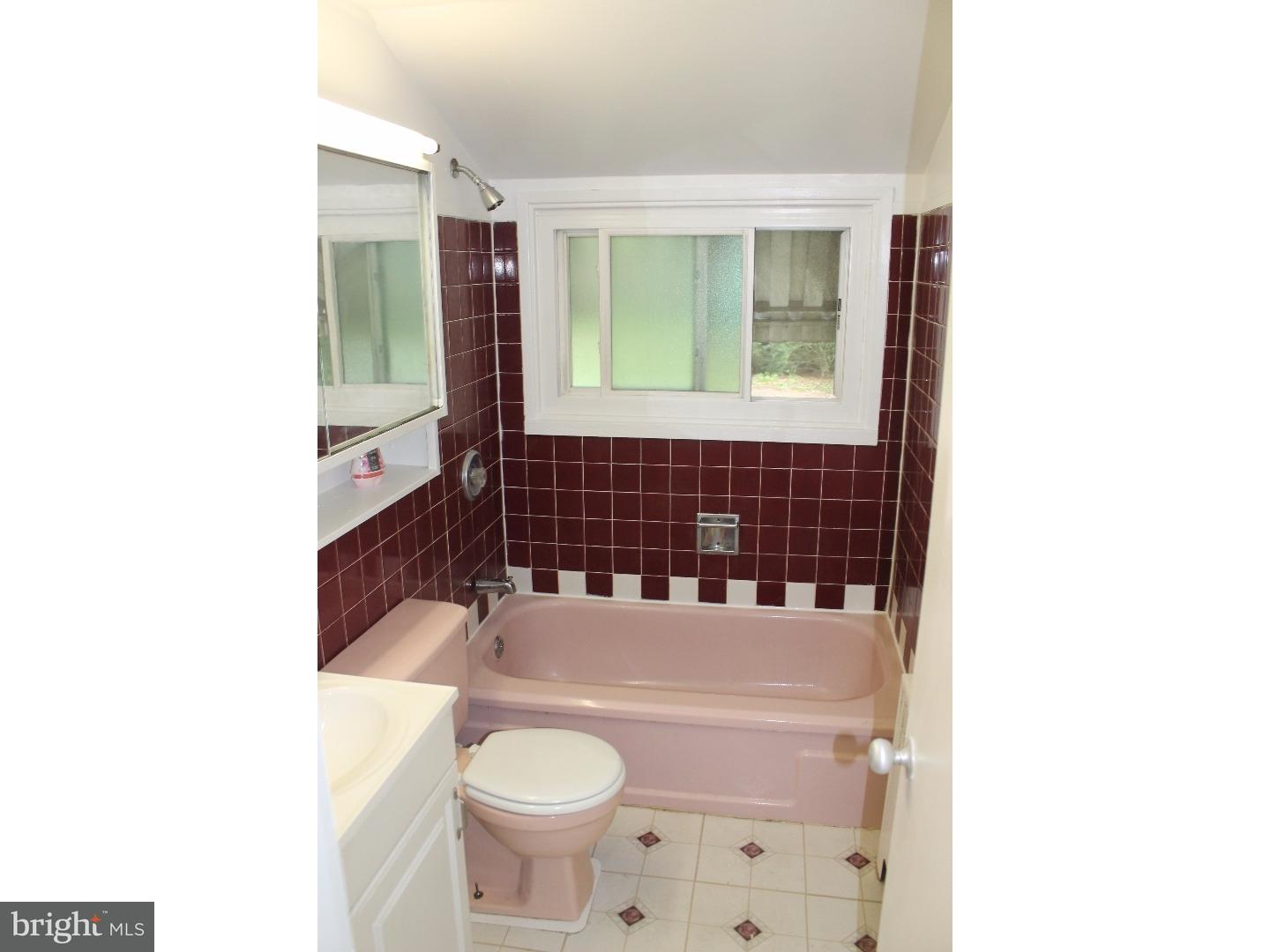 10 Hale Road Levittown, PA 19056 - Photo 19 of 24 Bathroom