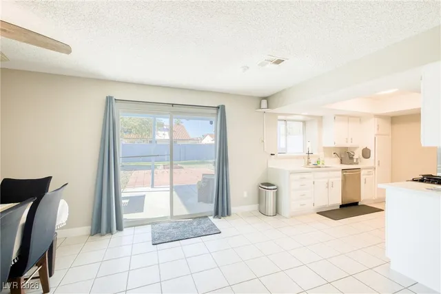 $305,000 | 3095 South Quantana Way, Laughlin, NV 89029