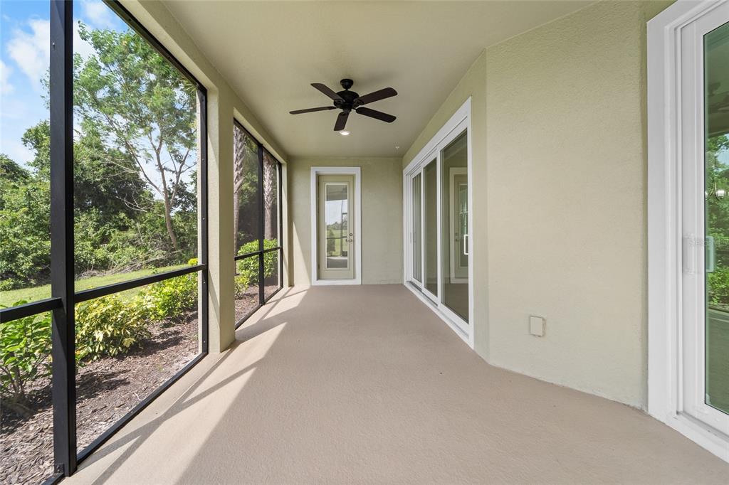 7342 Divot Loop Lakewood Ranch, FL 34202 - Photo 23 of 41
