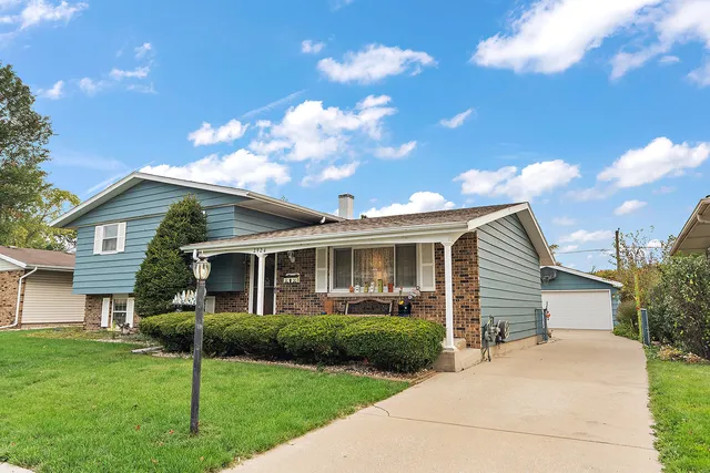 $309,000 | 2924 192nd Place, Lansing, IL 60438