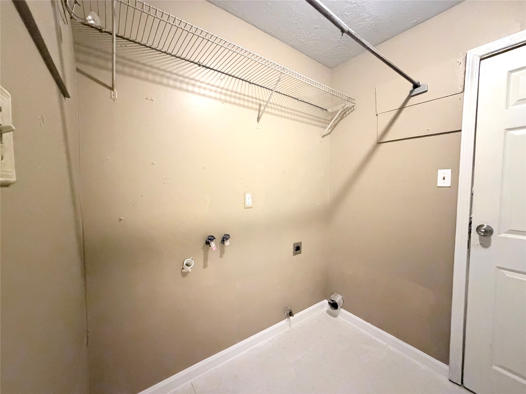 7303 Shiner Lane Houston, TX 77072 - Photo 20 of 22 Utilities in house