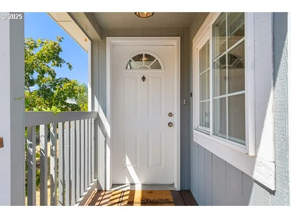 $140,000 | 310 Pitney Lane, Unit 40, Junction City, OR 97448