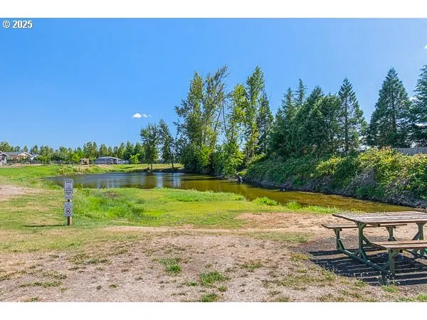 $140,000 | 310 Pitney Lane, Unit 40, Junction City, OR 97448