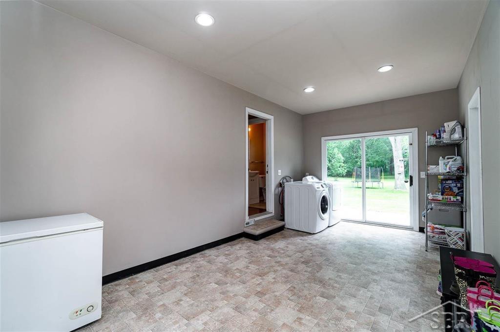 891 South Miller Road Saginaw, MI 48609 - Photo 20 of 26 50048051-19.JPG
