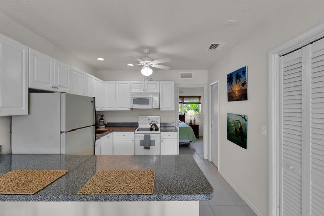 $200,000 | 4630 Poinciana Street, Unit 2E, Lauderdale-by-the-Sea, FL 33308