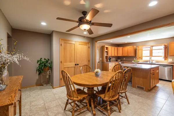 $345,000 | 1367 County 25, La Crescent, MN 55947