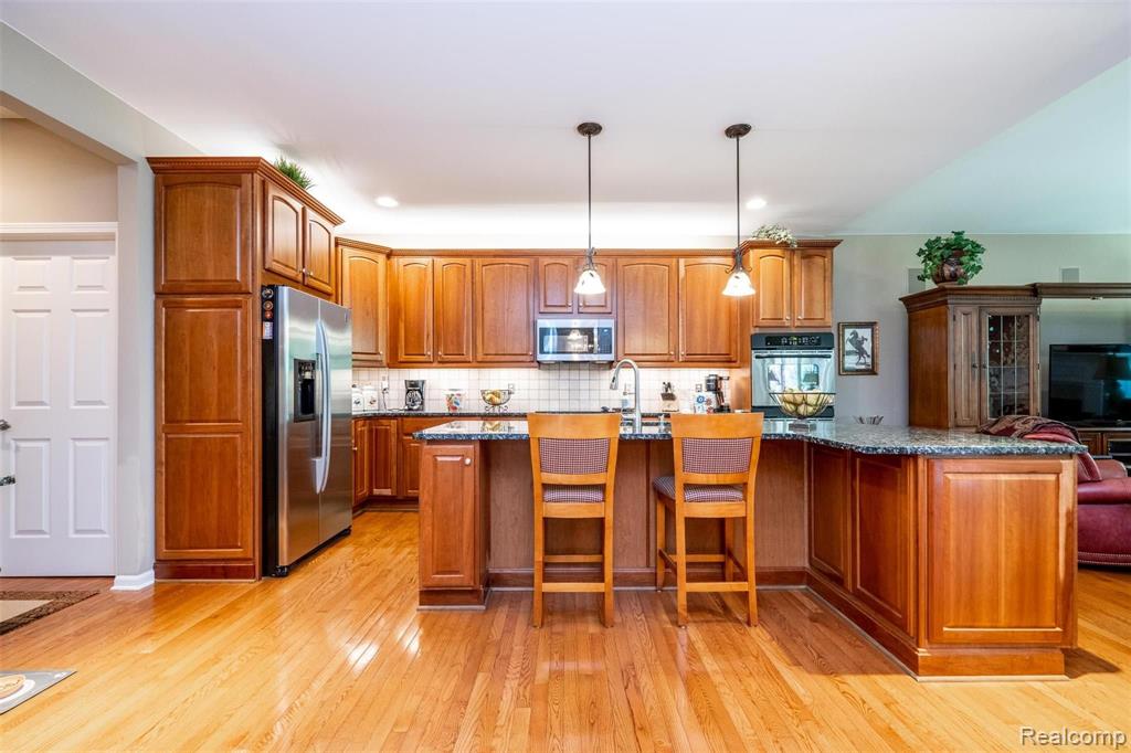 3612 Windingbrook Circle, Unit 72 Rochester Hills, MI 48309 - Photo 15 of 41