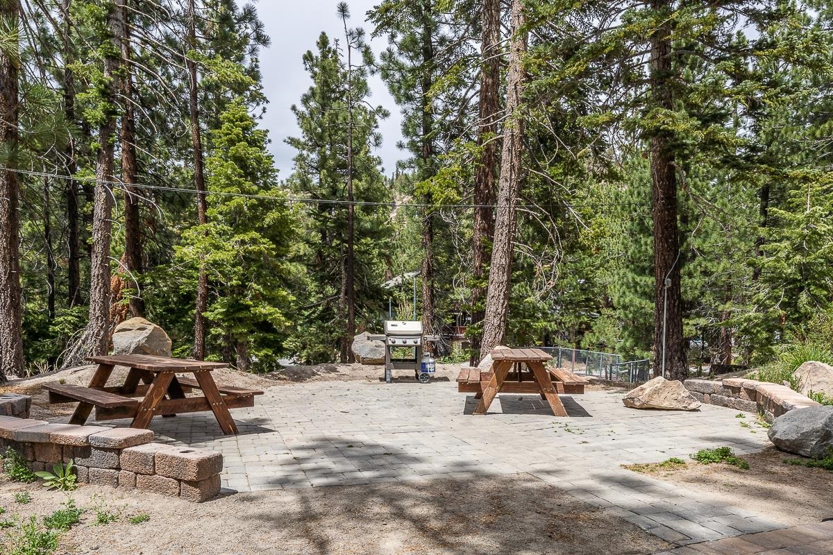 152 Viewpoint Road, Unit 115 Mammoth Lakes, CA 93546 - Photo 39 of 45 a car parked on the side of the road