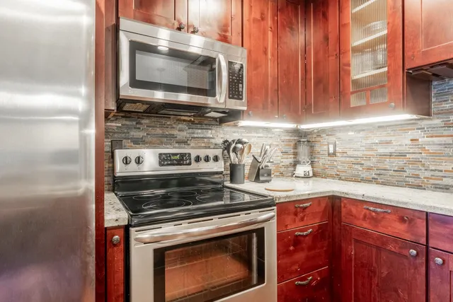 $599,000 | 152 Viewpoint Road, Unit 115, Mammoth Lakes, CA 93546