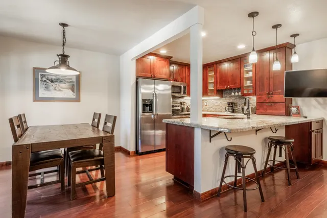 $599,000 | 152 Viewpoint Road, Unit 115, Mammoth Lakes, CA 93546