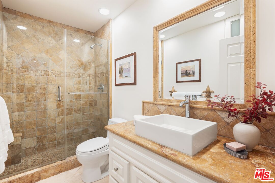 2125 Ridge Drive Los Angeles, CA 90049 - Photo 24 of 32