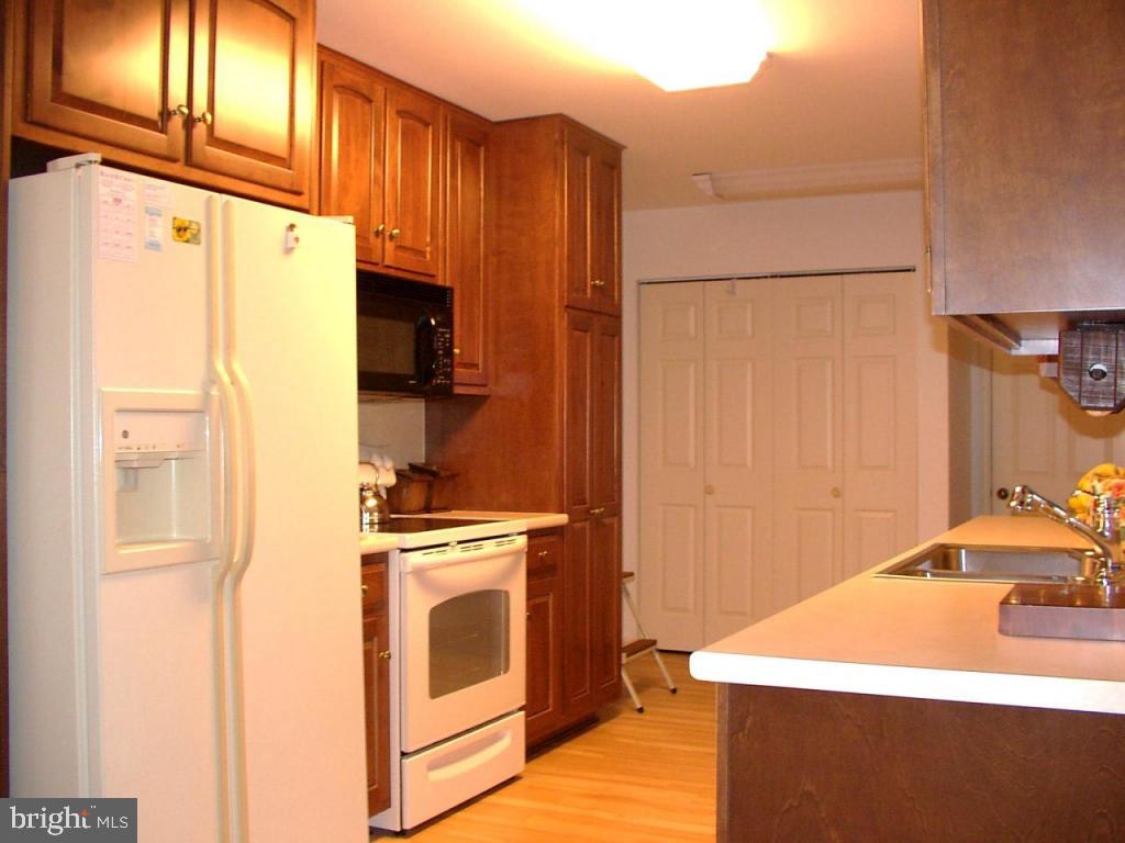 137 Pepperton Court Lititz, PA 17543 - Photo 5 of 16 Gallery Image 5