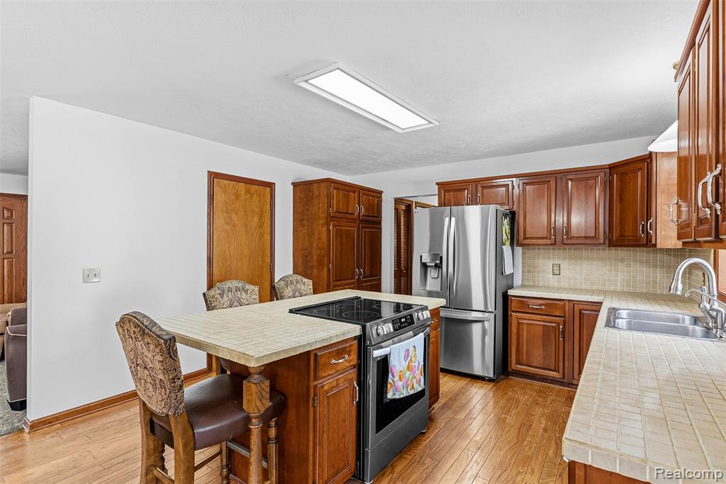 6699 Lansing Road Durand, MI 48429 - Photo 14 of 53