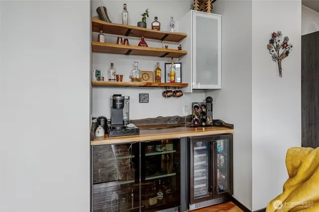 $899,888 | 12516 Kapowsin Highlands Drive East, Graham, WA 98338