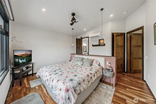 $899,888 | 12516 Kapowsin Highlands Drive East, Graham, WA 98338