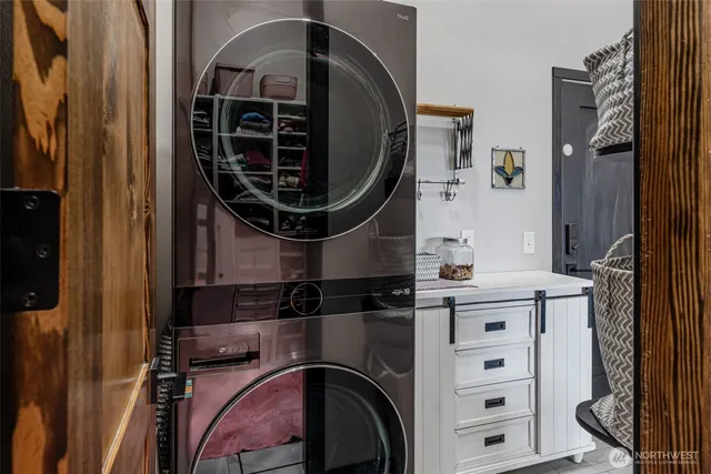 $899,888 | 12516 Kapowsin Highlands Drive East, Graham, WA 98338