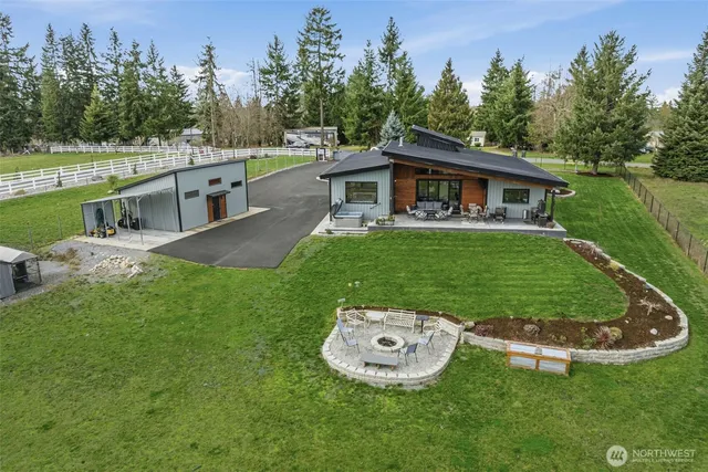 $899,888 | 12516 Kapowsin Highlands Drive East, Graham, WA 98338