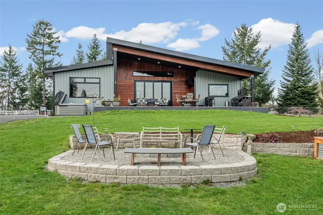 $899,888 | 12516 Kapowsin Highlands Drive East, Graham, WA 98338
