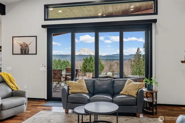 $899,888 | 12516 Kapowsin Highlands Drive East, Graham, WA 98338