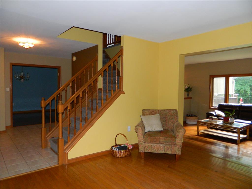 328 Pin Oak Road Stroudsburg, PA 18360 - Photo 15 of 42 A split-level entry and warm wooden flooring define this inviting interior space.