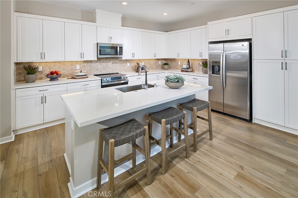 12688 Rosemount Road Eastvale, CA 92880 - Photo 5 of 40