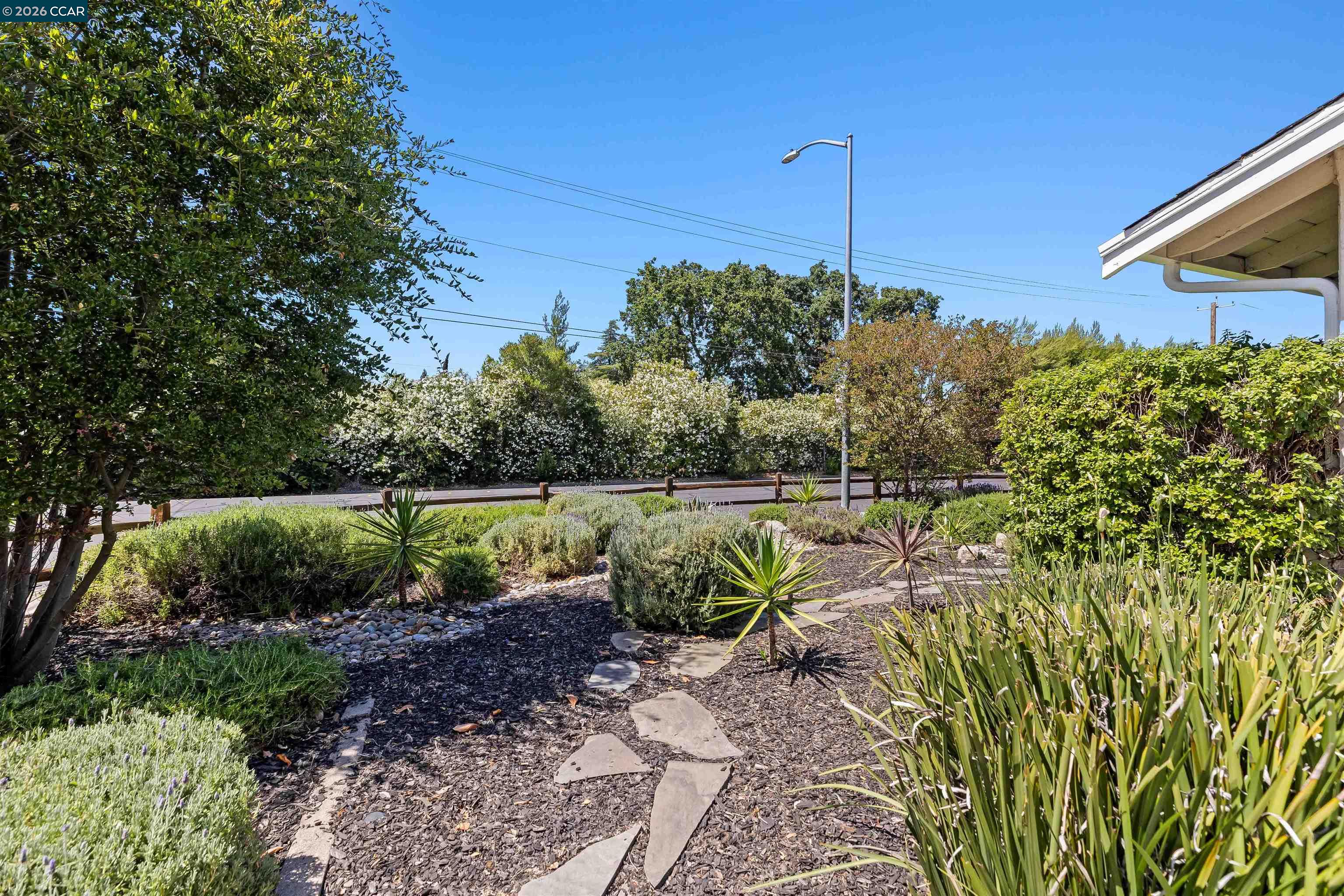 616 Minert Road Walnut Creek, CA 94598 - Photo 7 of 93