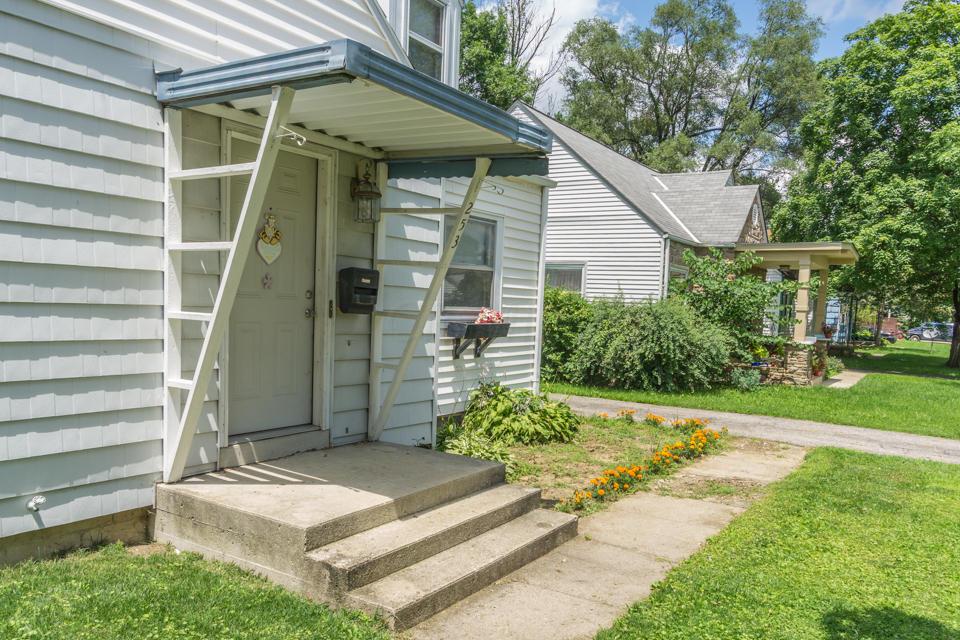 253 South Ashburton Road Columbus, OH 43213 - Photo 4 of 36