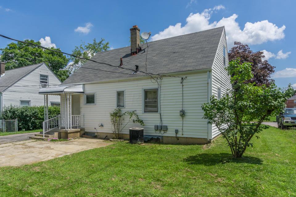 253 South Ashburton Road Columbus, OH 43213 - Photo 7 of 36