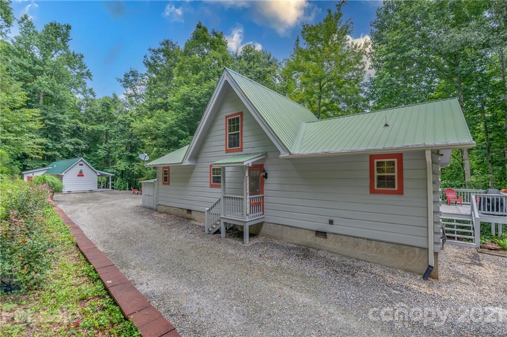 242 Reedy Ridge Road Hendersonville, NC 28792 - Photo 2 of 48 Gallery Image 2