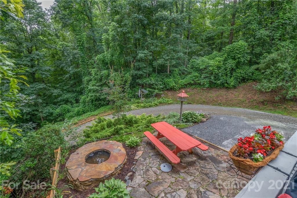 242 Reedy Ridge Road Hendersonville, NC 28792 - Photo 12 of 48 Gallery Image 12