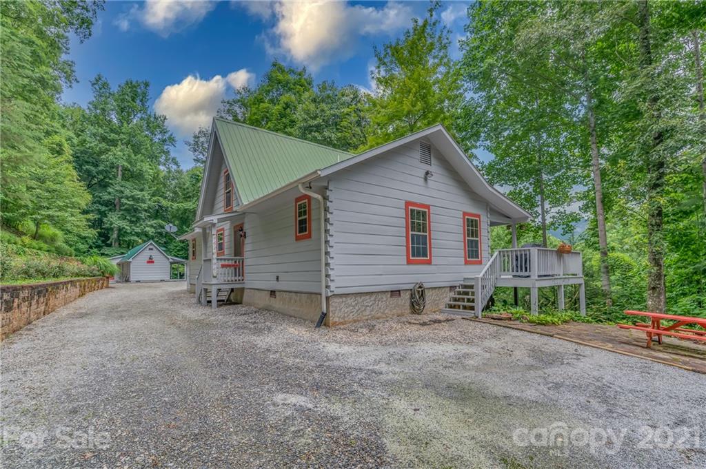 242 Reedy Ridge Road Hendersonville, NC 28792 - Photo 3 of 48 Gallery Image 3