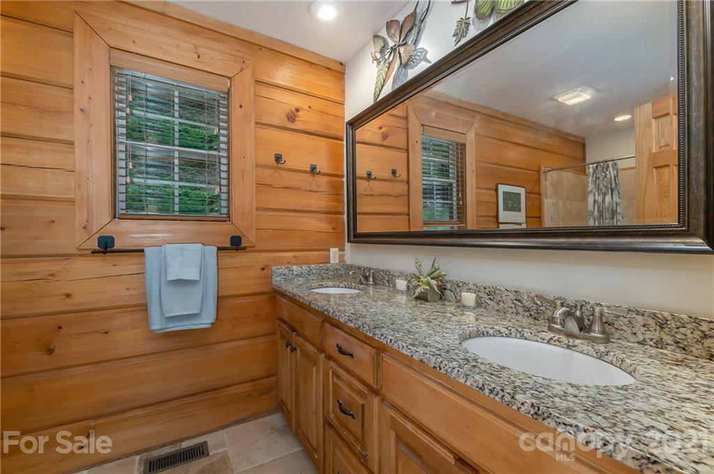 242 Reedy Ridge Road Hendersonville, NC 28792 - Photo 28 of 48 Gallery Image 28