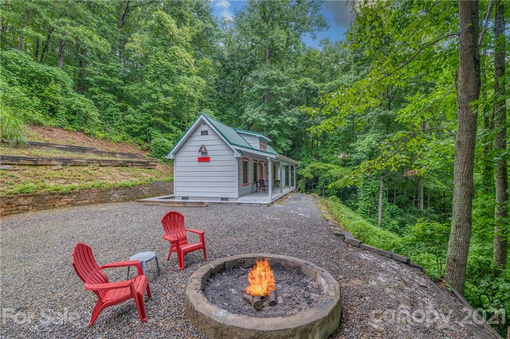 242 Reedy Ridge Road Hendersonville, NC 28792 - Photo 37 of 48 Gallery Image 37