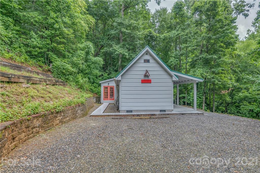 242 Reedy Ridge Road Hendersonville, NC 28792 - Photo 38 of 48 Gallery Image 38