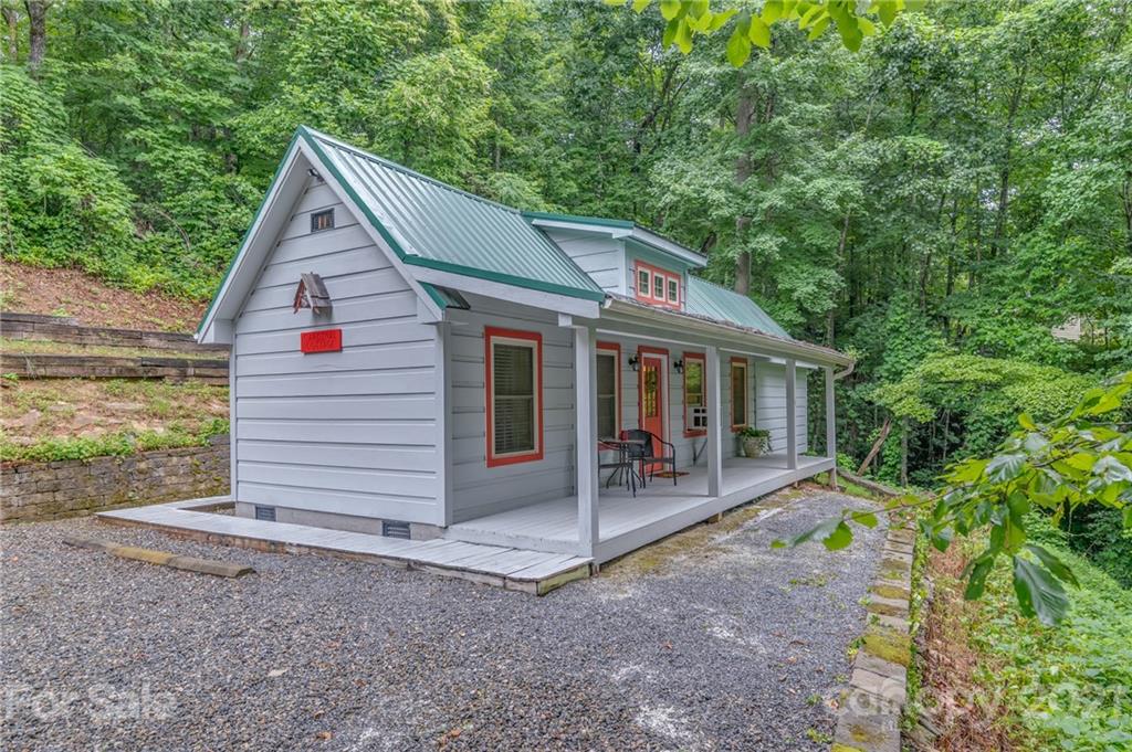 242 Reedy Ridge Road Hendersonville, NC 28792 - Photo 39 of 48 Gallery Image 39