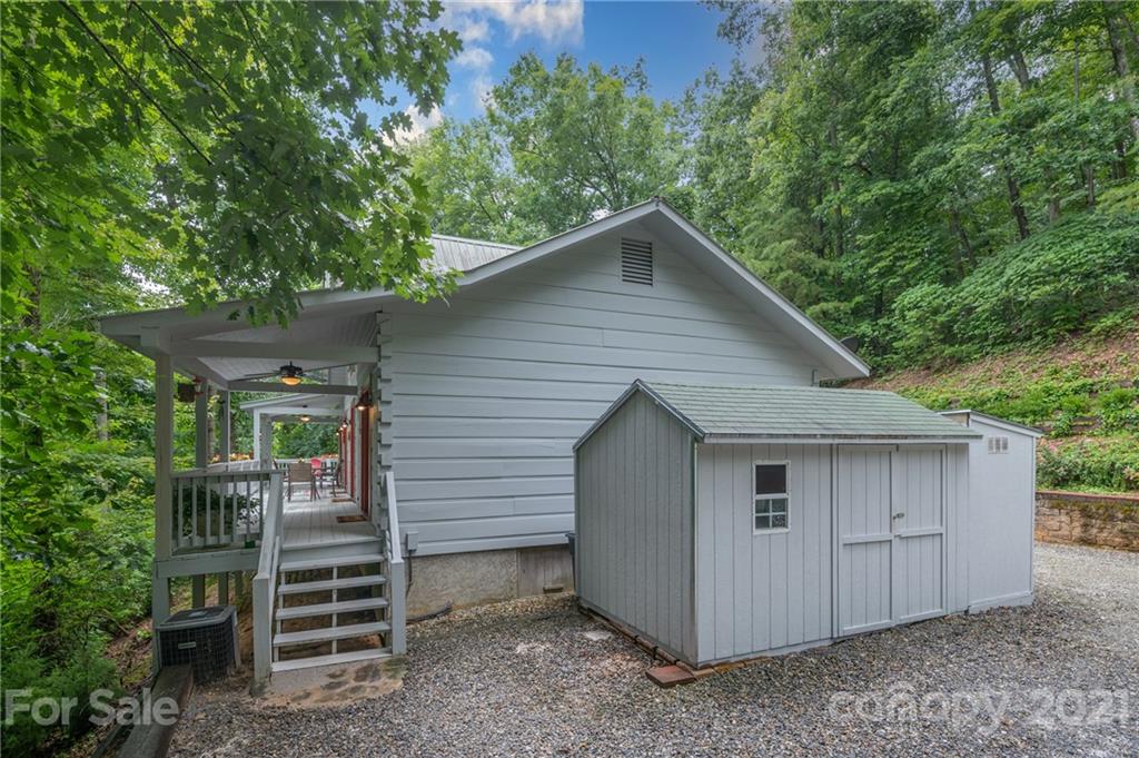 242 Reedy Ridge Road Hendersonville, NC 28792 - Photo 5 of 48 Gallery Image 5