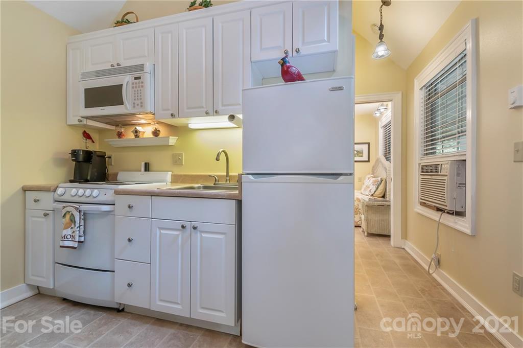 242 Reedy Ridge Road Hendersonville, NC 28792 - Photo 42 of 48 Gallery Image 42