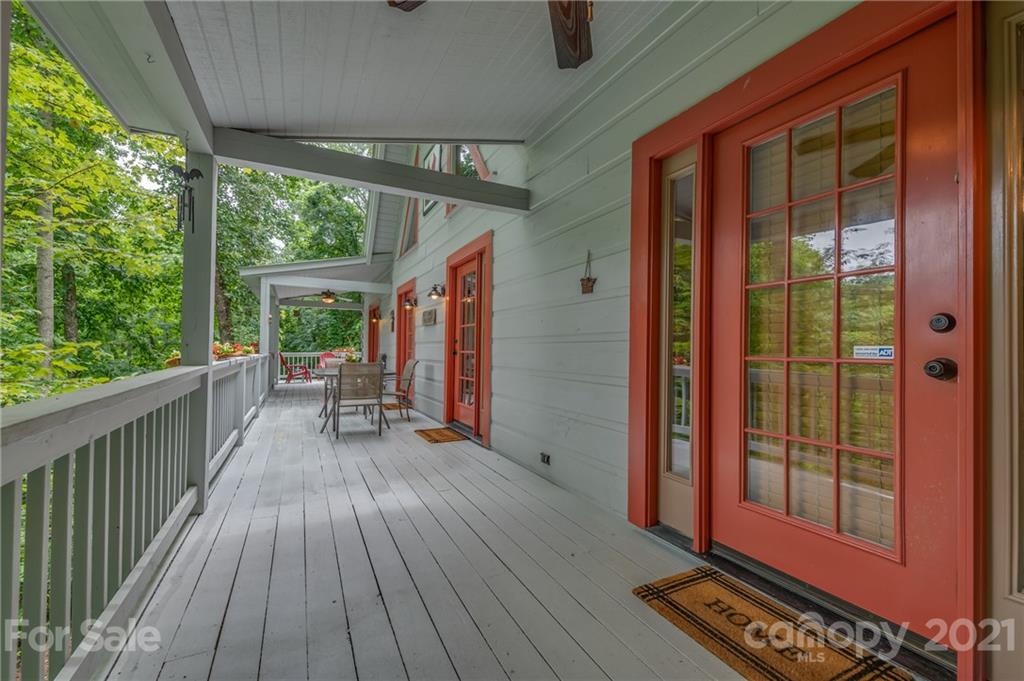 242 Reedy Ridge Road Hendersonville, NC 28792 - Photo 9 of 48 Gallery Image 9