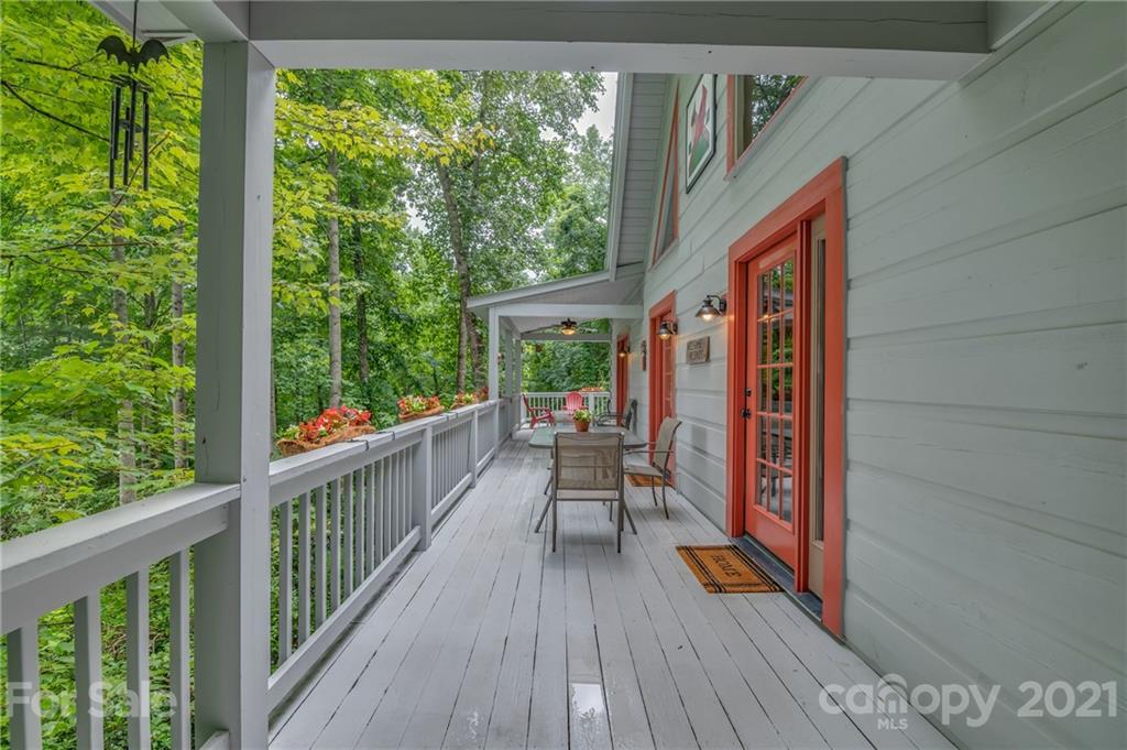 242 Reedy Ridge Road Hendersonville, NC 28792 - Photo 10 of 48 Gallery Image 10