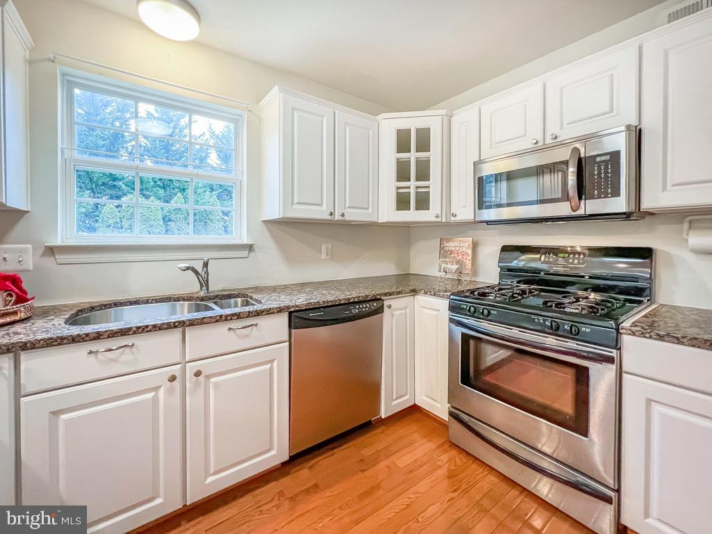 105 Upper Silver Lake Road Newtown, PA 18940 - Photo 9 of 47 Kitchen
