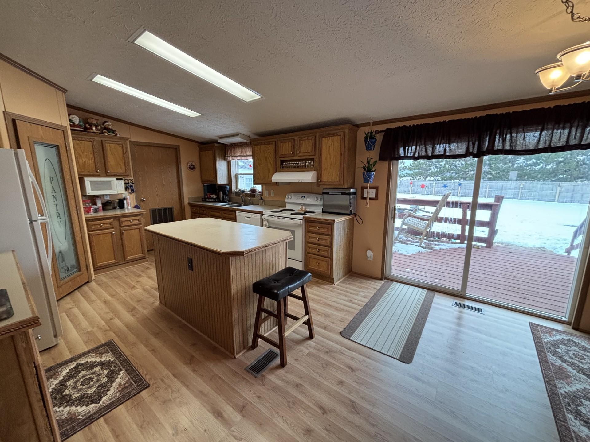 128 Lynn Road Ottertail, MN 56571 - Photo 2 of 22