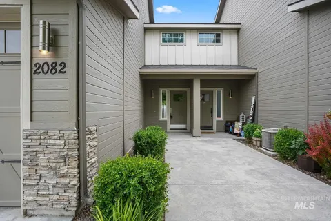 $389,900 | 2082 West Pine Avenue, Meridian, ID 83642